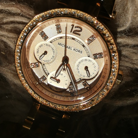 Michael Kors Watch - Picture 2 of 3